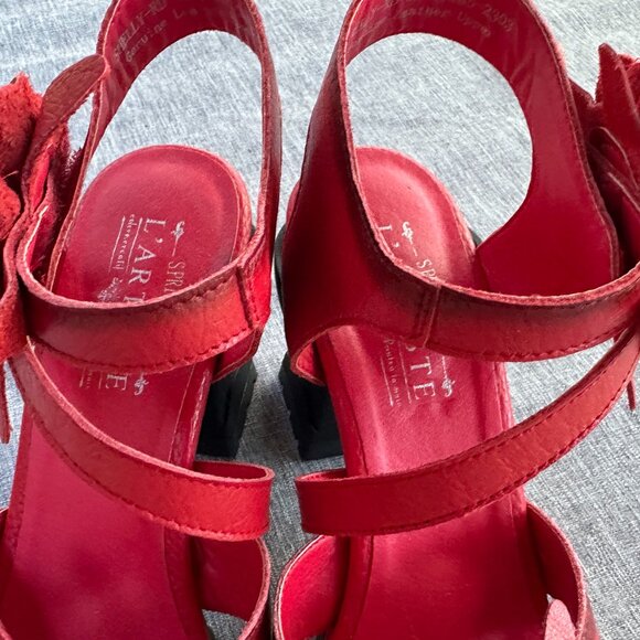 L'ARTISTE Shelly Red leather size 40/US 9 flower ankle strap shoes heels sandals - Picture 3 of 10